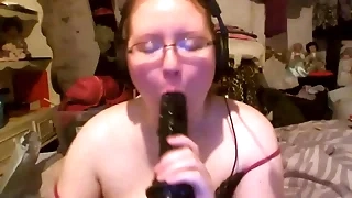 Angelicprincess31 Sucking dildo for bf