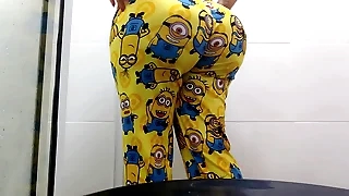 COMPILACION DE VIDEOS DE MI MADRASTRA MEANDO QUE BUEN CULO TIENE